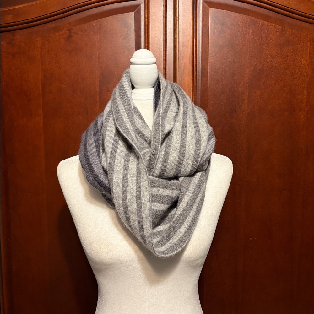 Kokun Cashmere Unisex Gray Ombre Striped Infinity Scarf Neck Wrap